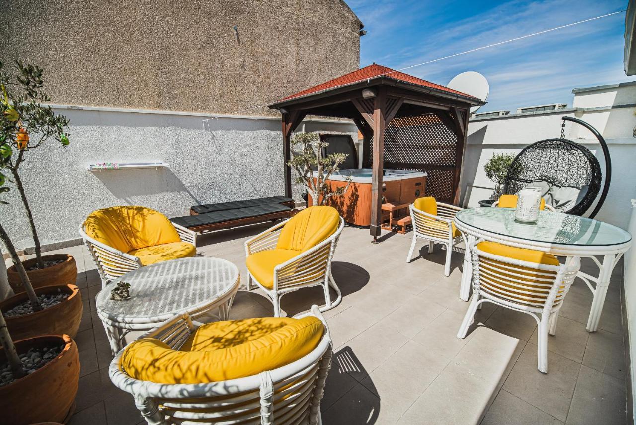 Downtown Luxury Apartments With Hot Tub Водице Экстерьер фото