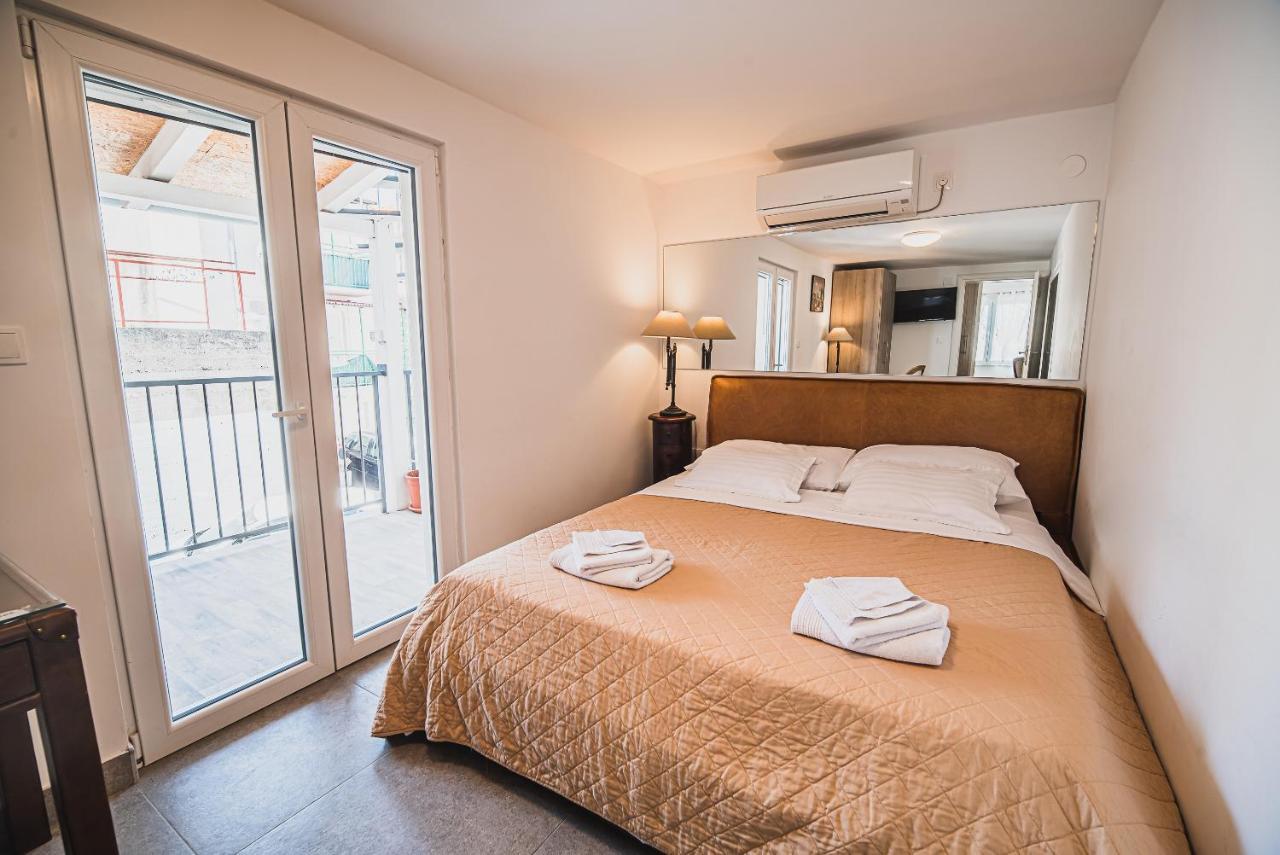 Downtown Luxury Apartments With Hot Tub Водице Экстерьер фото