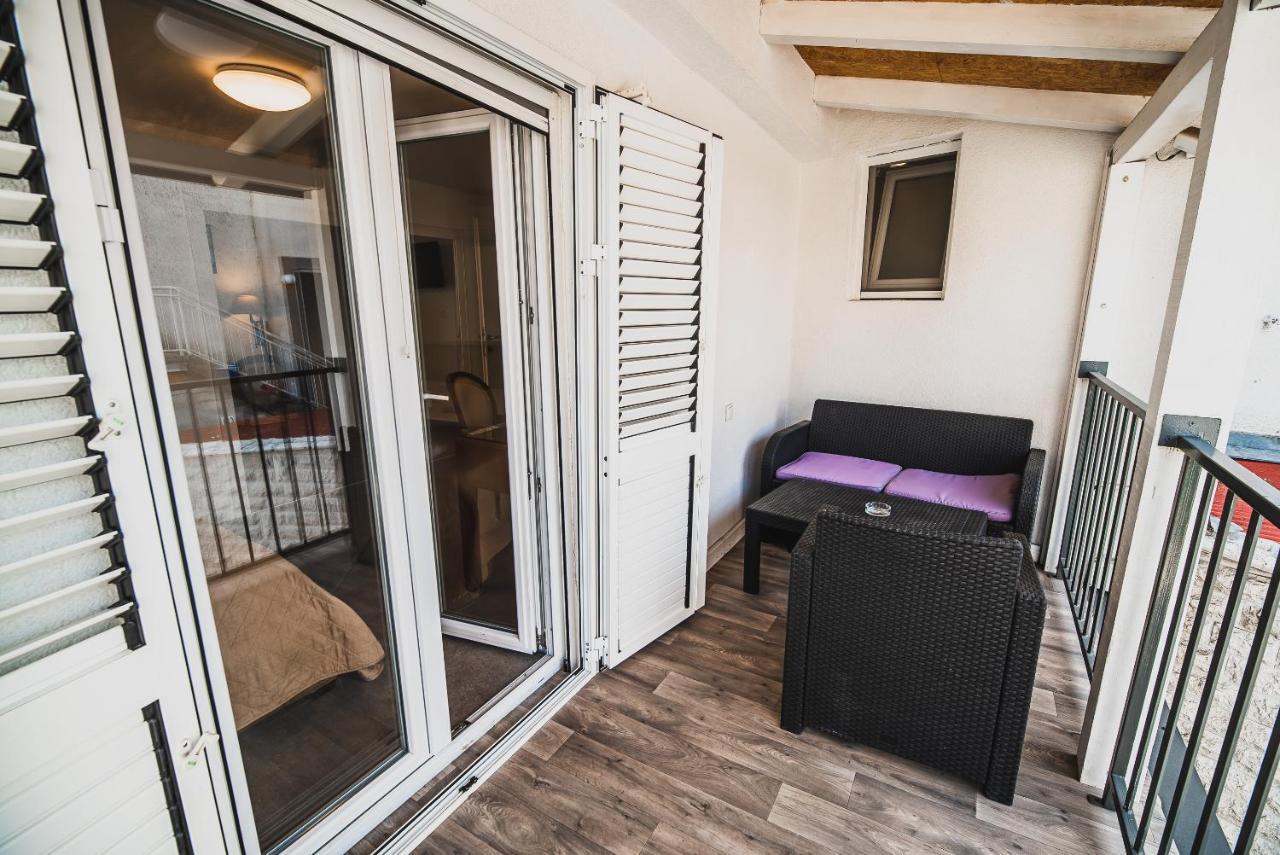 Downtown Luxury Apartments With Hot Tub Водице Экстерьер фото