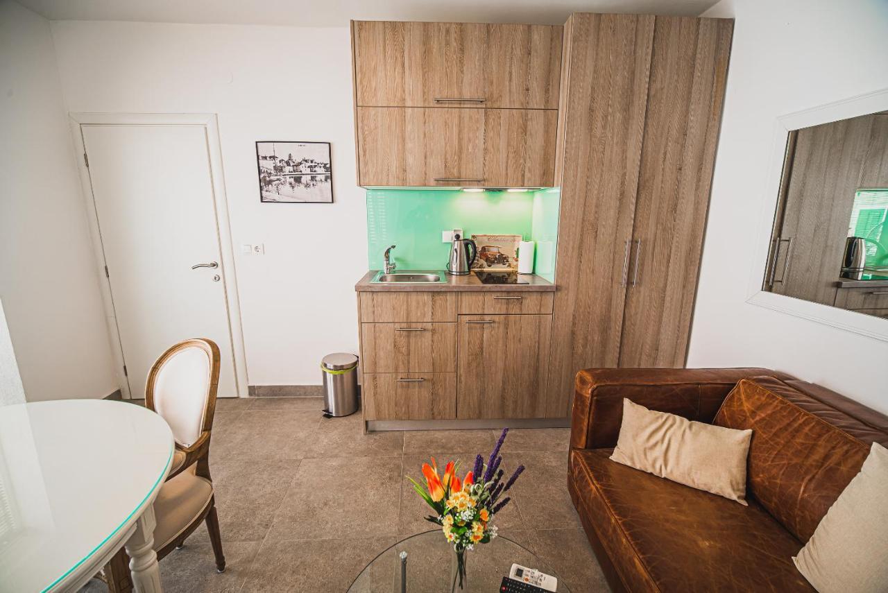 Downtown Luxury Apartments With Hot Tub Водице Экстерьер фото