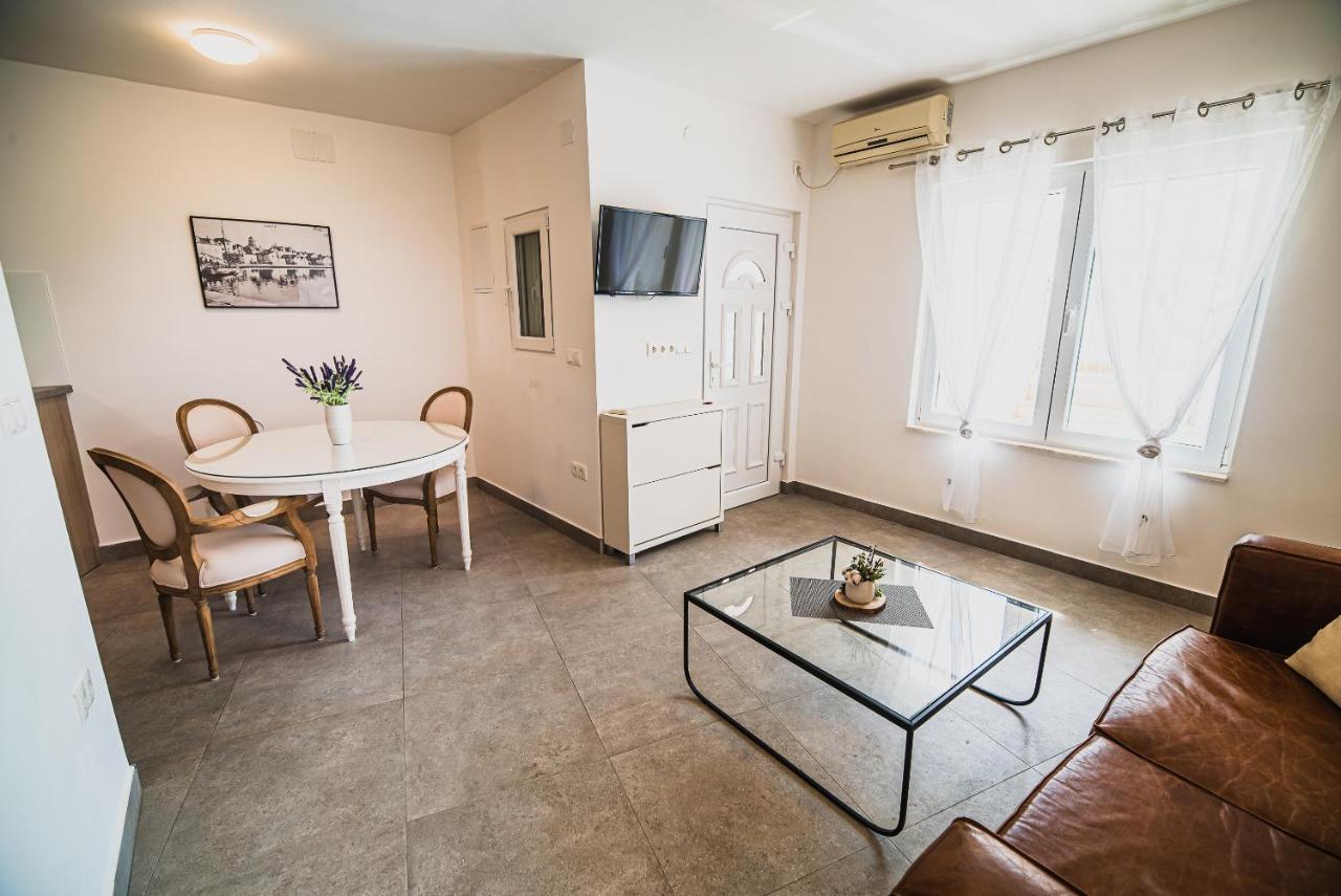 Downtown Luxury Apartments With Hot Tub Водице Экстерьер фото